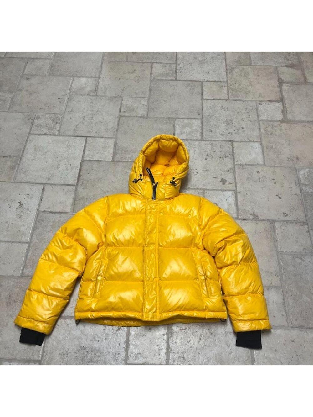 Women's Aritzia TNA Super Puff Shorty Puffer Jacket Hi-Gloss Yellow Sz. M